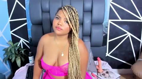 Snapshot of adams_cloe chatting on February 22, 1:02 pm Cloe Adams  online show from February 22, 1:02 pm