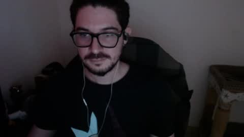 Snapshot of adamussutekh chatting on July 2, 1:50 pm Adam online show from July 2, 1:50 pm