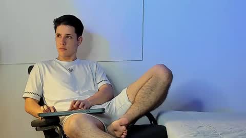 adan online show from February 8, 11:02 pm