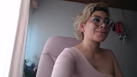 Snapshot of adan_romanoff chatting on May 19, 4:57 pm adan_romanoff online show from May 19, 4:57 pm