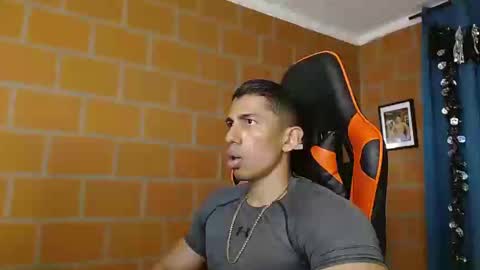 Adan Sin online show from February 22, 7:25 pm