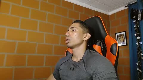 Adan Sin online show from February 24, 6:04 pm