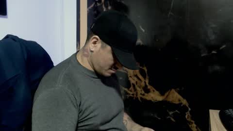 Snapshot of adan_smith_ chatting on January 7, 4:26 am online show from January 7, 4:26 am