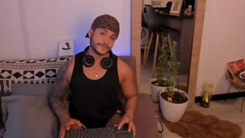 Snapshot of adanvega13 chatting on June 7, 6:33 pm ADAN VEGA online show from June 7, 6:33 pm