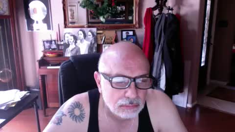 Snapshot of add_me_2 chatting on April 11, 4:44 pm add_me_2 online show from April 11, 4:44 pm