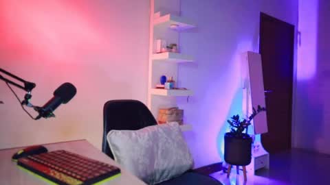 ADDICTION online show from August 9, 12:10 pm