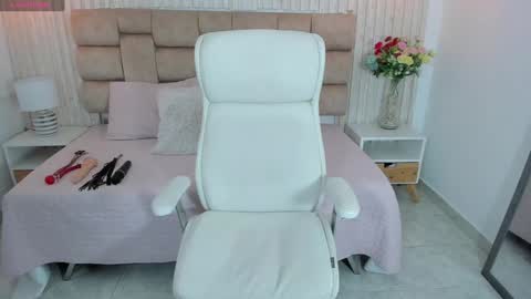 Addy Jones online show from December 3, 10:40 pm