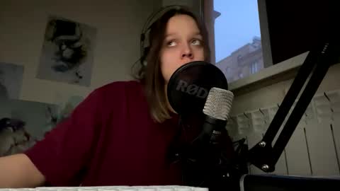 Snapshot of addy_moon chatting on December 29, 6:35 am Addy online show from December 29, 6:35 am