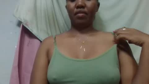 adelealy online show from February 18, 7:43 pm