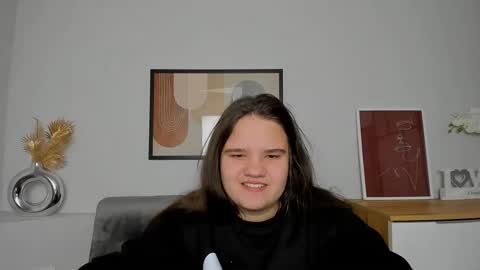 adelecruzz online show from March 3, 1:20 pm