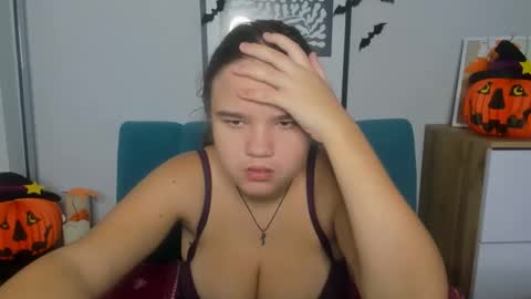 adelecruzz online show from October 26, 8:09 am