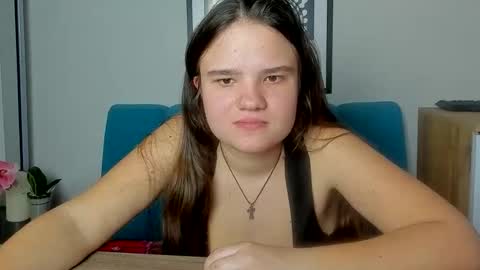 adelecruzz online show from March 23, 1:15 pm