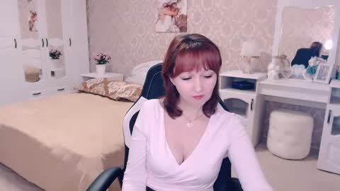 Snapshot of adelemoran chatting on January 24, 9:05 pm AdeleMoran online show from January 24, 9:05 pm