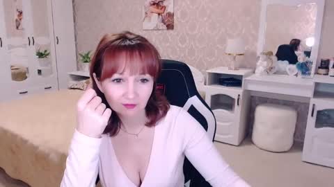 Snapshot of adelemoran chatting on March 8, 9:29 pm AdeleMoran online show from March 8, 9:29 pm