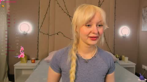 adelesilvy online show from April 4, 1:37 am