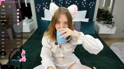 Snapshot of adelina_cowell chatting on December 31, 2:36 pm Adelina online show from December 31, 2:36 pm