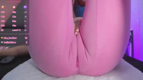 adelinaconte1 online show from January 25, 10:50 pm