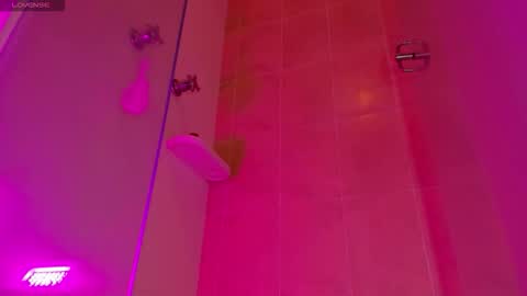 adelinaconte1 online show from March 17, 3:26 pm