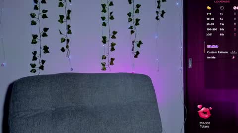 Snapshot of adelinaconte1 chatting on April 25, 6:05 pm adelinaconte1 online show from April 25, 6:05 pm