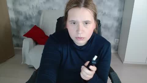 adelinalawson online show from April 13, 10:54 am