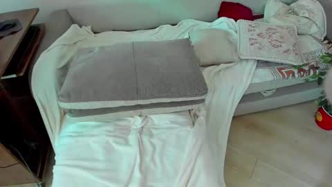 Amy online show from February 12, 9:10 am