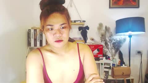 Snapshot of adellahuge22 chatting on December 22, 3:09 pm Adellahuge05 online show from December 22, 3:09 pm