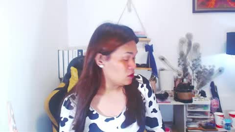 Snapshot of adellahuge22 chatting on February 28, 7:48 pm Adellahuge05 online show from February 28, 7:48 pm