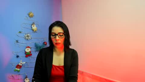 Snapshot of adellelennox_cg chatting on December 12, 11:18 am Adelle online show from December 12, 11:18 am