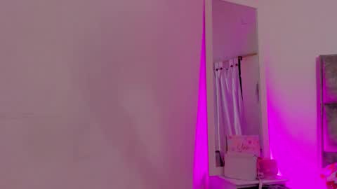   online show from November 19, 1:05 am