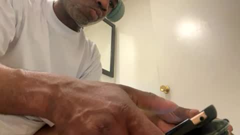 Snapshot of adick_ting chatting on June 16, 5:43 am adick_ting online show from June 16, 5:43 am