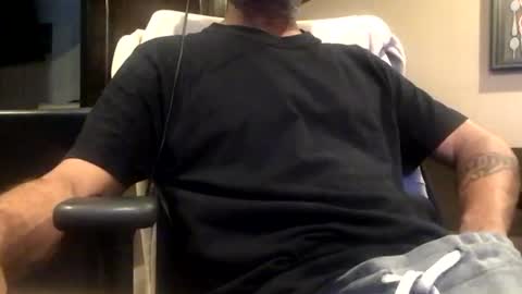 Snapshot of adick_ting chatting on July 7, 12:13 am adick_ting online show from July 7, 12:13 am
