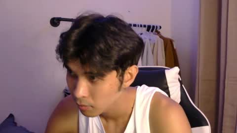 Snapshot of adios_amigo chatting on April 15, 4:25 pm Amigo online show from April 15, 4:25 pm