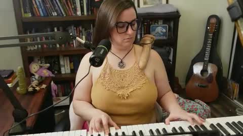 adobe_angel304 online show from December 15, 11:09 pm