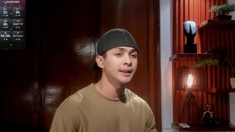 Snapshot of adonis_dlh chatting on December 6, 3:30 am Adonis online show from December 6, 3:30 am