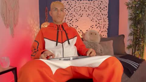 adonis_wb online show from January 17, 2:38 am