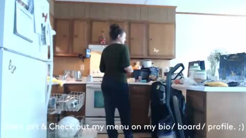 adorable22 online show from December 4, 3:32 pm