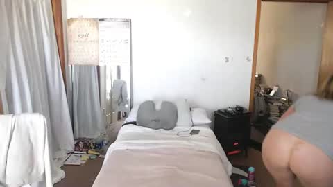 adorable22 online show from November 11, 6:30 pm