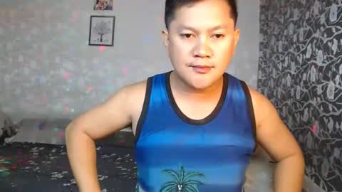 adorableasianboy online show from April 7, 5:46 pm