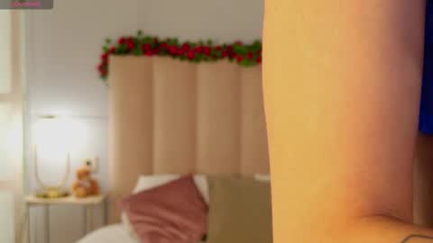 adoracortes online show from February 5, 5:12 am