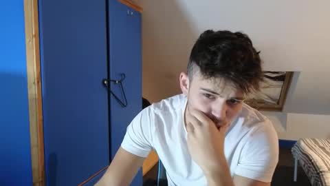 Snapshot of adr_twink chatting on October 23, 5:44 pm ADR Twink online show from October 23, 5:44 pm