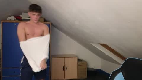 Snapshot of adr_twink chatting on April 8, 10:10 pm ADR Twink online show from April 8, 10:10 pm