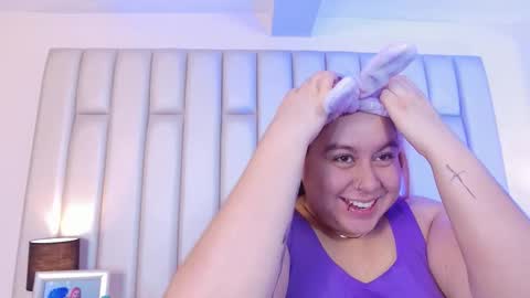 ANDREA PEREZ online show from February 5, 1:27 pm