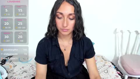 Snapshot of adrena_10 chatting on February 5, 12:20 am Adrena10 online show from February 5, 12:20 am