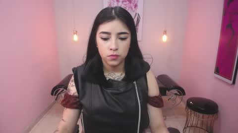 Snapshot of adri_gomez_1 chatting on April 29, 10:52 am Adri online show from April 29, 10:52 am