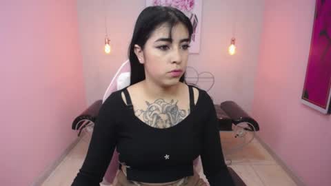 Snapshot of adri_gomez_1 chatting on May 5, 12:02 pm Adri online show from May 5, 12:02 pm
