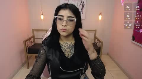 Snapshot of adri_gomez_1 chatting on May 28, 11:40 am Adri online show from May 28, 11:40 am
