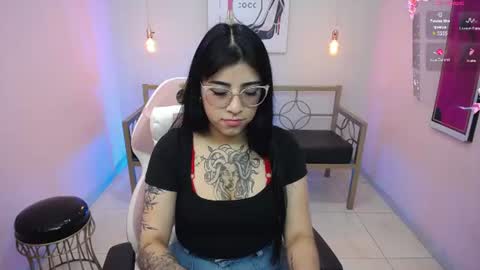 Snapshot of adri_gomez_1 chatting on June 13, 11:08 am Adri online show from June 13, 11:08 am