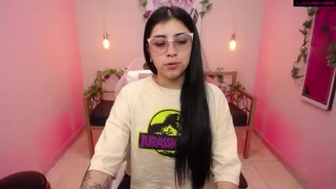 Snapshot of adri_gomez_1 chatting on July 6, 12:02 pm Adri online show from July 6, 12:02 pm