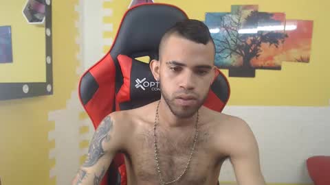 adri_sexboy online show from December 11, 3:47 pm