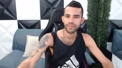 adri_sexboy online show from January 14, 3:36 pm